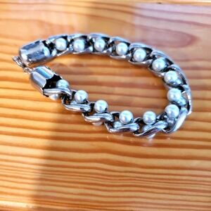 Vintage Elegant Silver and White Pearl Bracelet